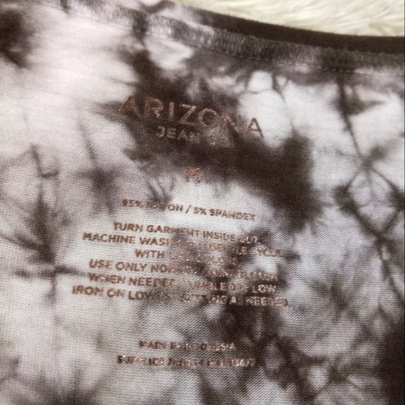 Women's stonewash t-shirt. - Picture 6 of 7